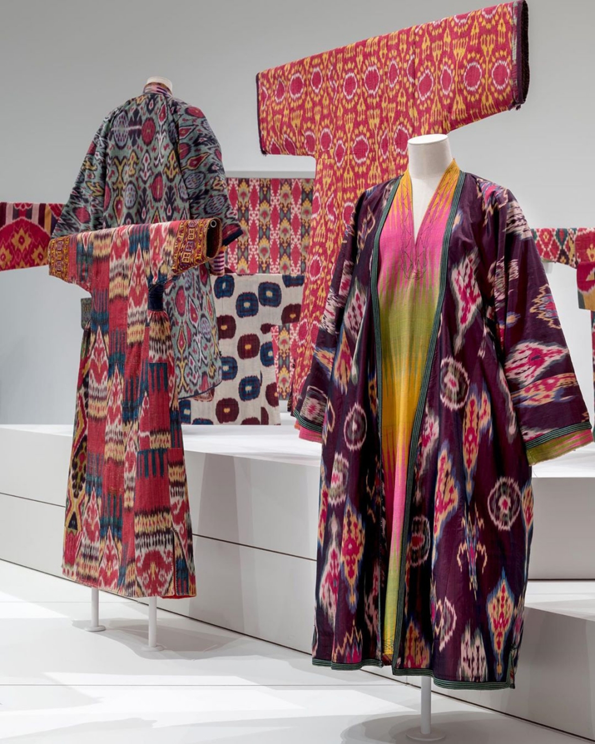 Power of Pattern: Central Asian Ikats from the David and Elizabeth Reisbord Collection, February 3 &amp;ndash; August 11, 2019, Los Angeles County Museum of Art,&amp;nbsp;Installation view, photo &amp;copy; Museum Associates/LACMA
